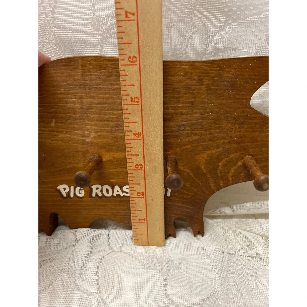Vintage Handmade Pig Roast 1991 Wooden Pig Kitchen Wall Decor Key Holder 6